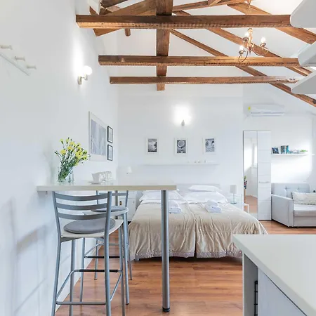 The Charm Apartment *